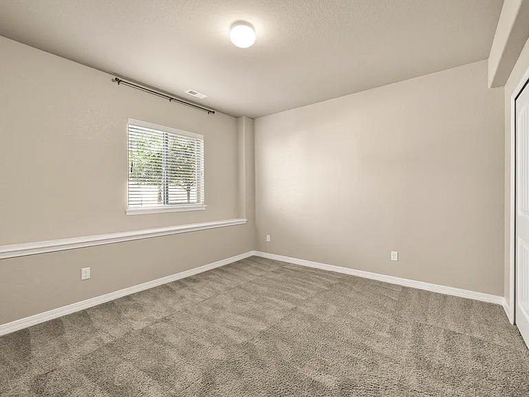 5651 Majestic Dr — Photo 26