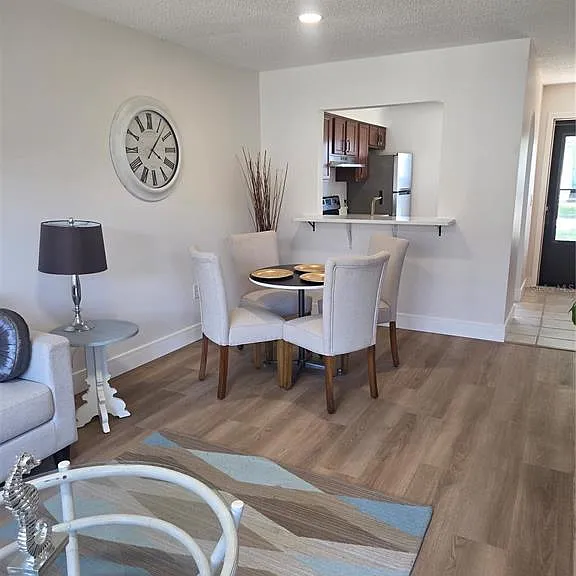 13719 Mission Oaks Blvd — Photo 8