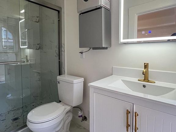 3rd image of 1206 Burlingame Ave #2