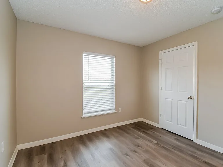 7115 High Bluff Rd — Photo 15