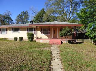 102 Myrtle St, Headland, AL 36345