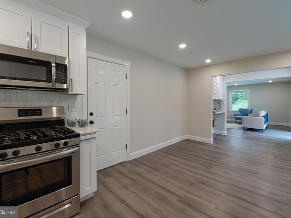 5th image of 18 Barnwell Ln