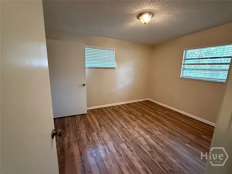 524 Jackson Blvd — Photo 9