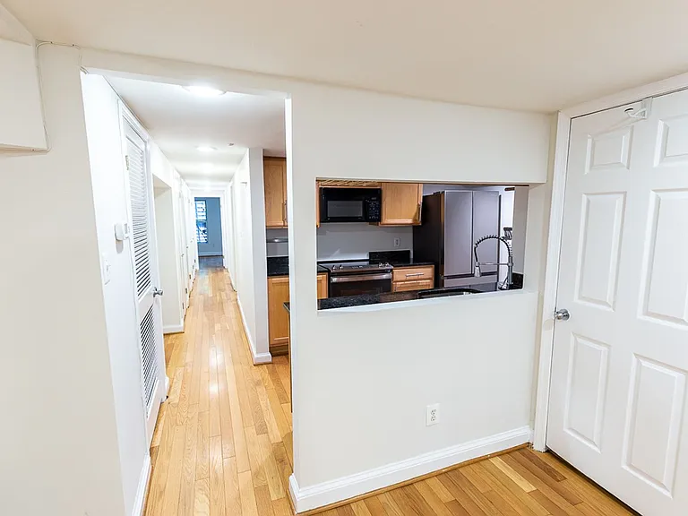 1350 Kenyon St NW — Photo 5