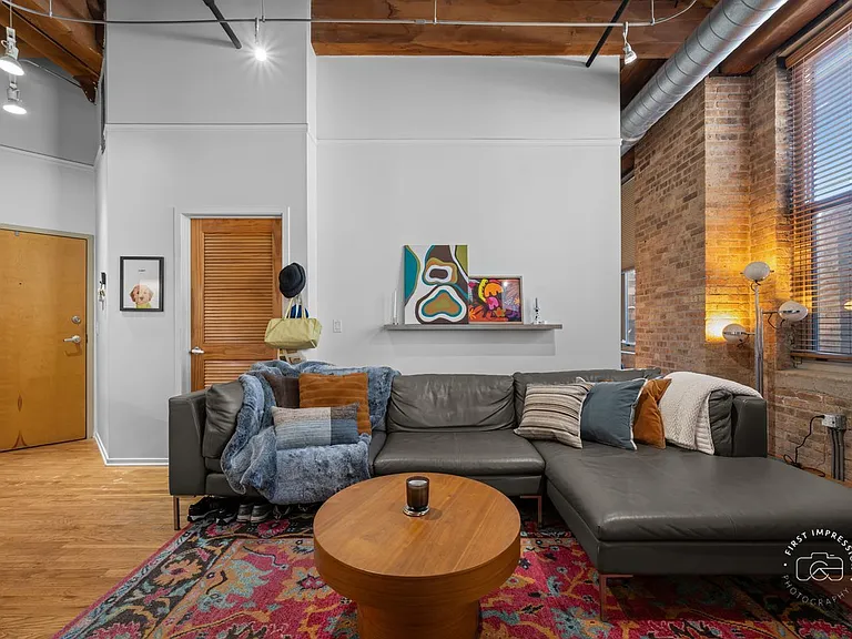 1500 W Monroe St #409 — Photo 9