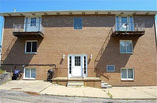 28 Pioneer Dr #2 Photo 1