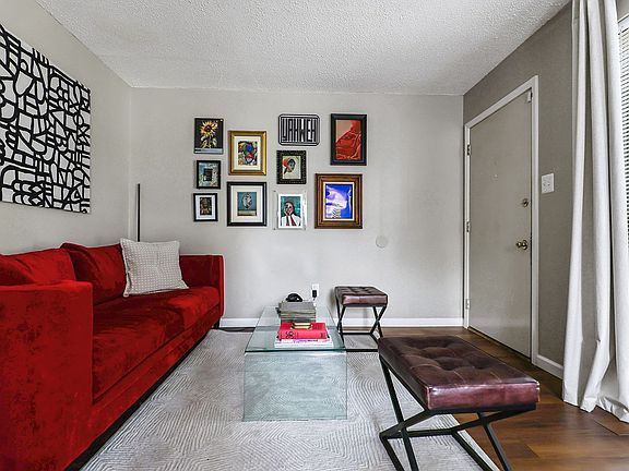 4th image of 10848 Kingbee Pl