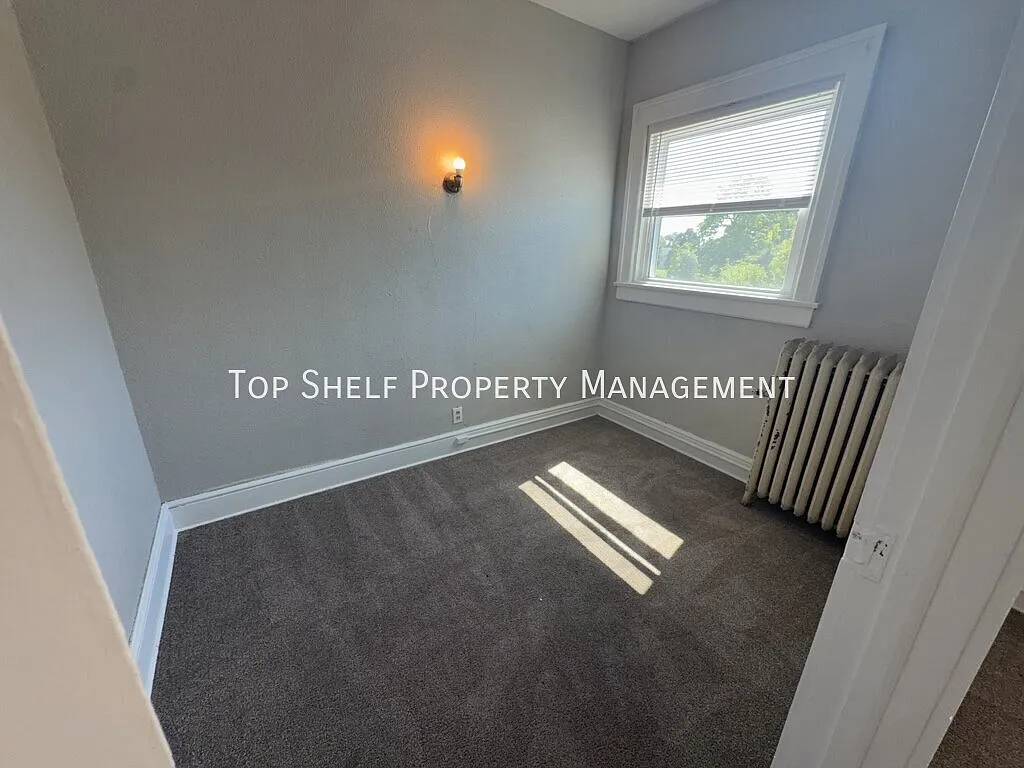 2 bed, 1000 sqft, $995 — Photo 4