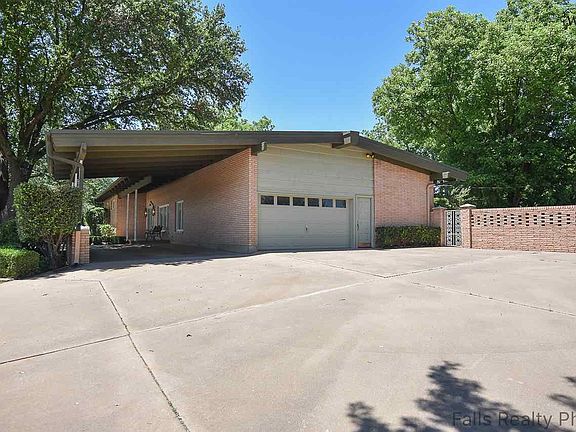 3rd image of 4520 Weeks Park Ln