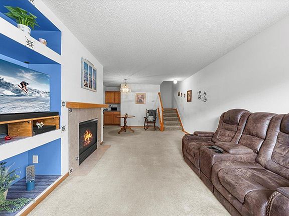 3rd image of 2456 Yellowstone Dr #122