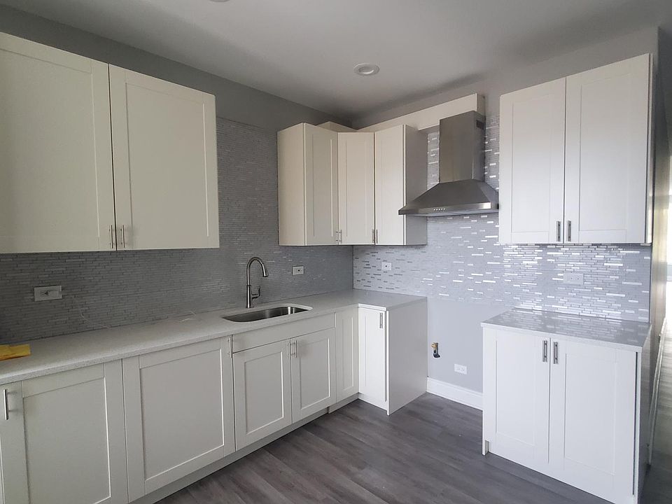 1st image of 2341 S California Ave #2