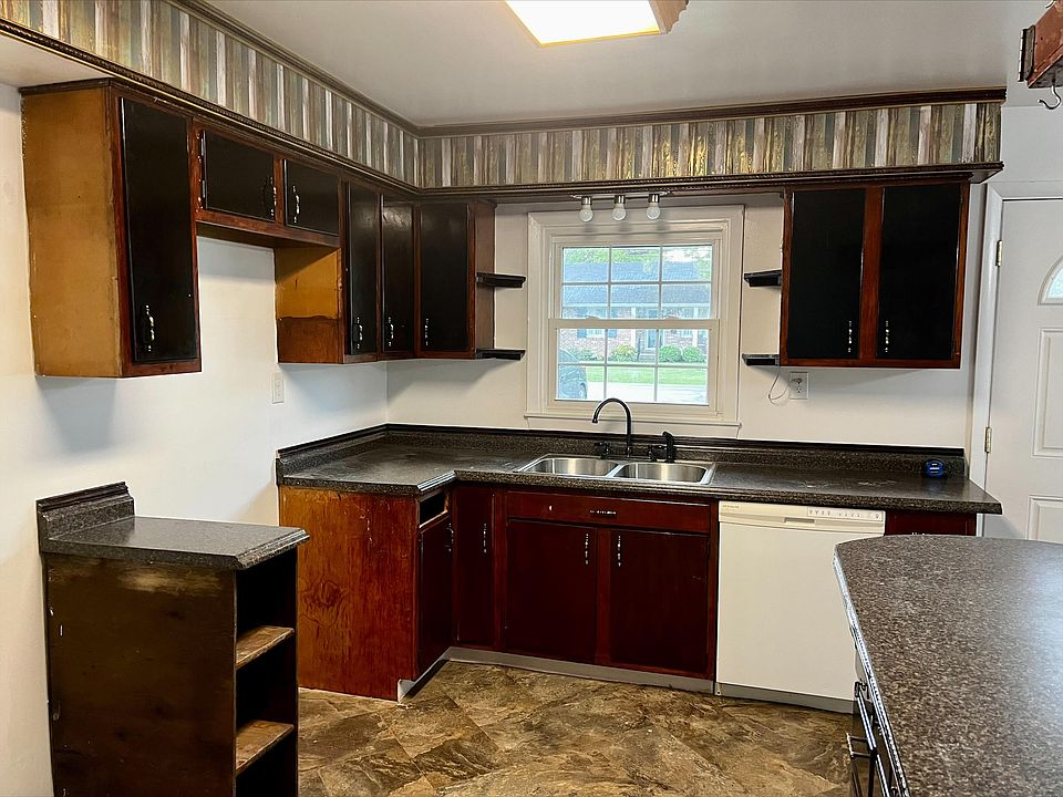 1st image of 1404 Logan St #1