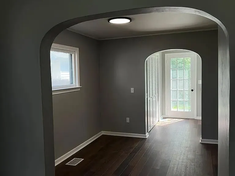 3 bed, 870 sqft, $900 — Photo 4