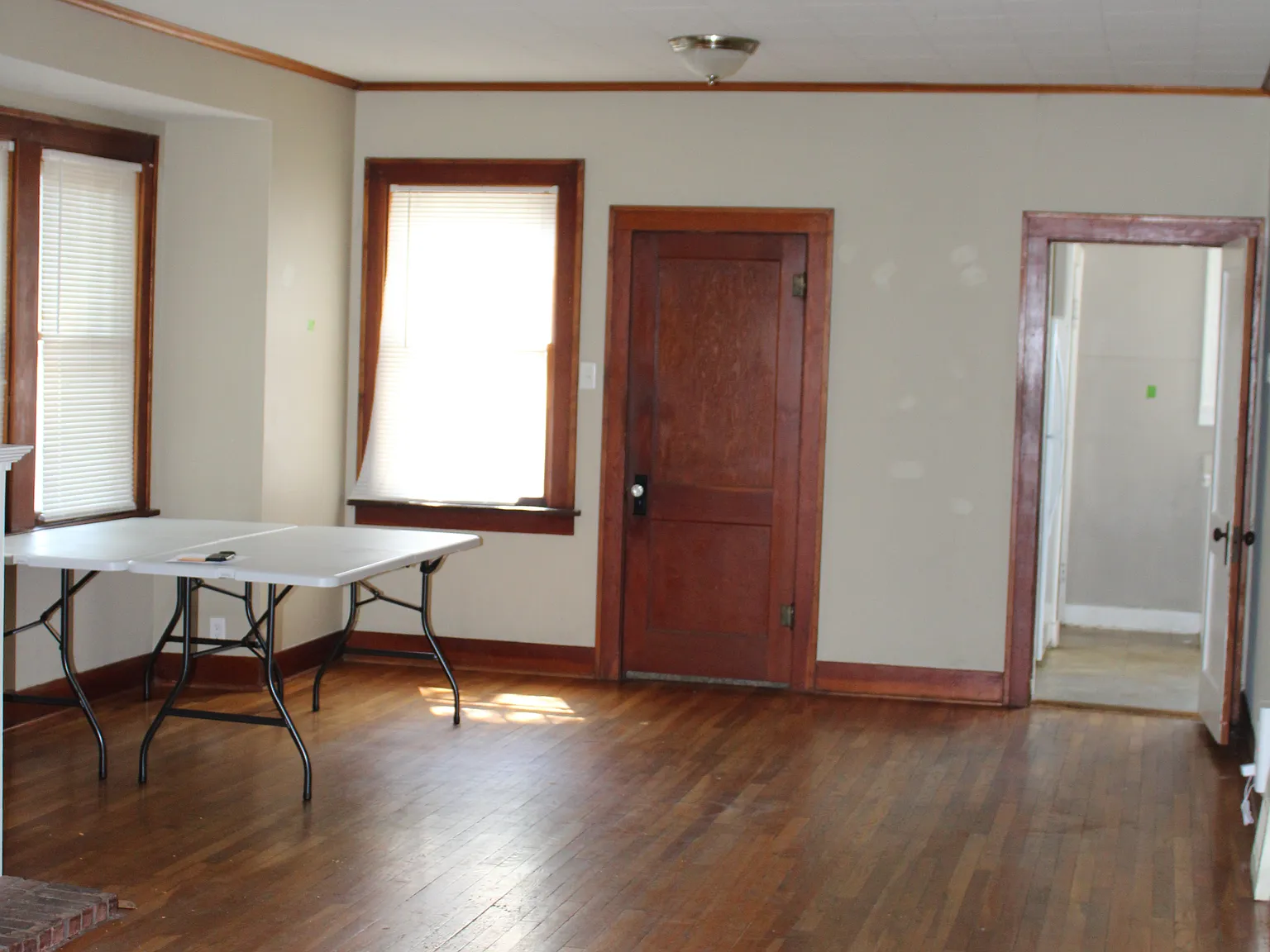 4 bed, $1,900 — Photo 2