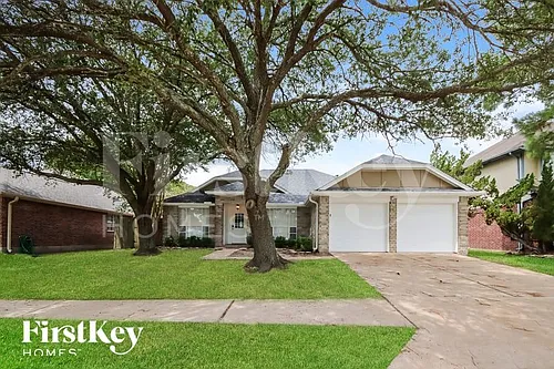 18811 Singing Woods Dr Photo 1