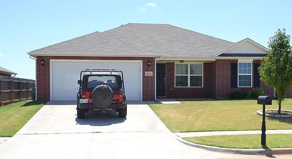 1st image of 11824 NW 130th St