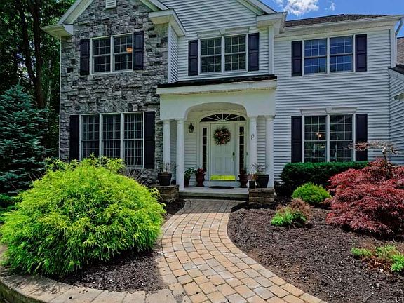 2nd image of 13 Michelangelo Dr