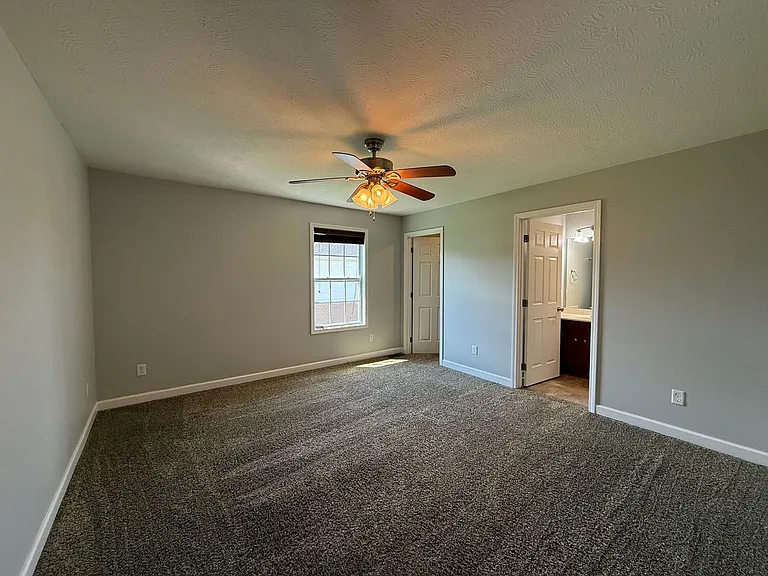 225 Moss View St — Photo 9