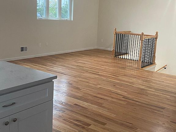 5th image of 4105 Victory Blvd Floor 2