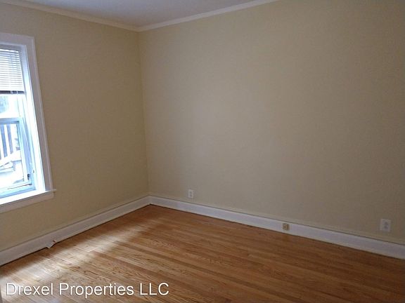4th image of 6334 N Artesian Ave APT 2A