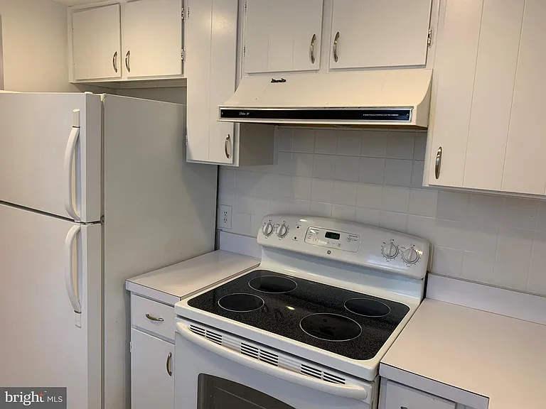 3007 S Buchanan St #B2 — Photo 10