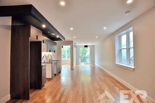 Rented by EXR | media 56