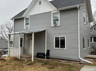614 Oakland Ave, Oakland, IA 51560
