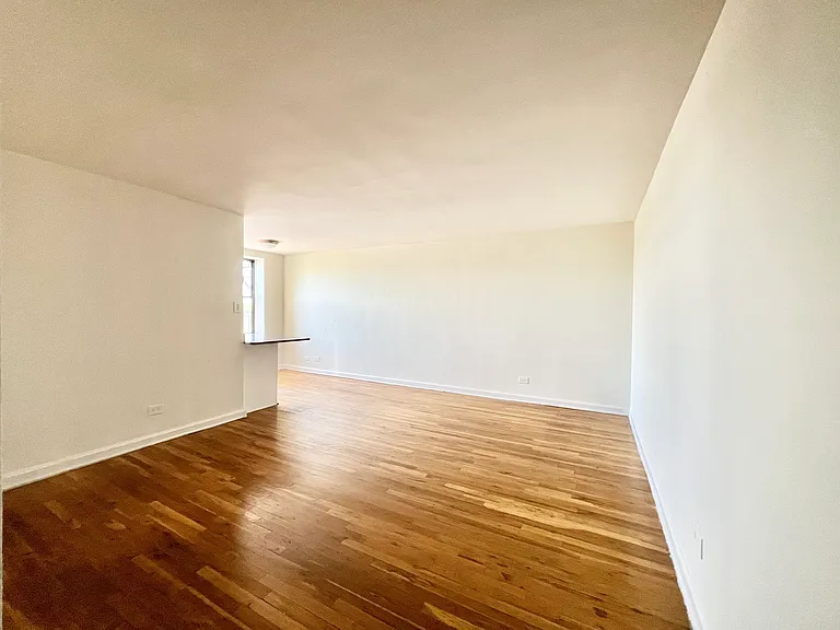 2373 E 3rd St #5T — Photo 5