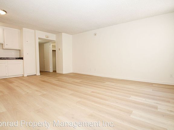 3rd image of 1784 N Sycamore Ave #109