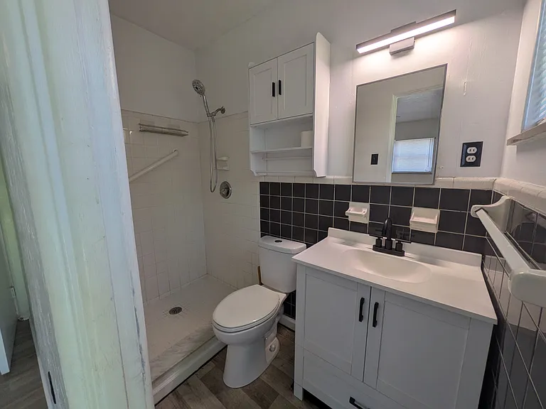 10981 Village Green Ave — Photo 31