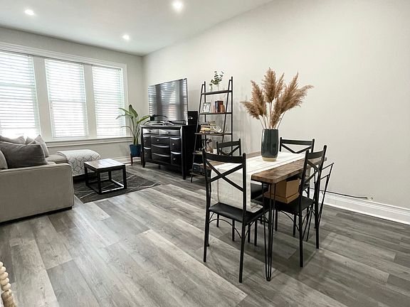 4th image of 2239 W Cortland St #1