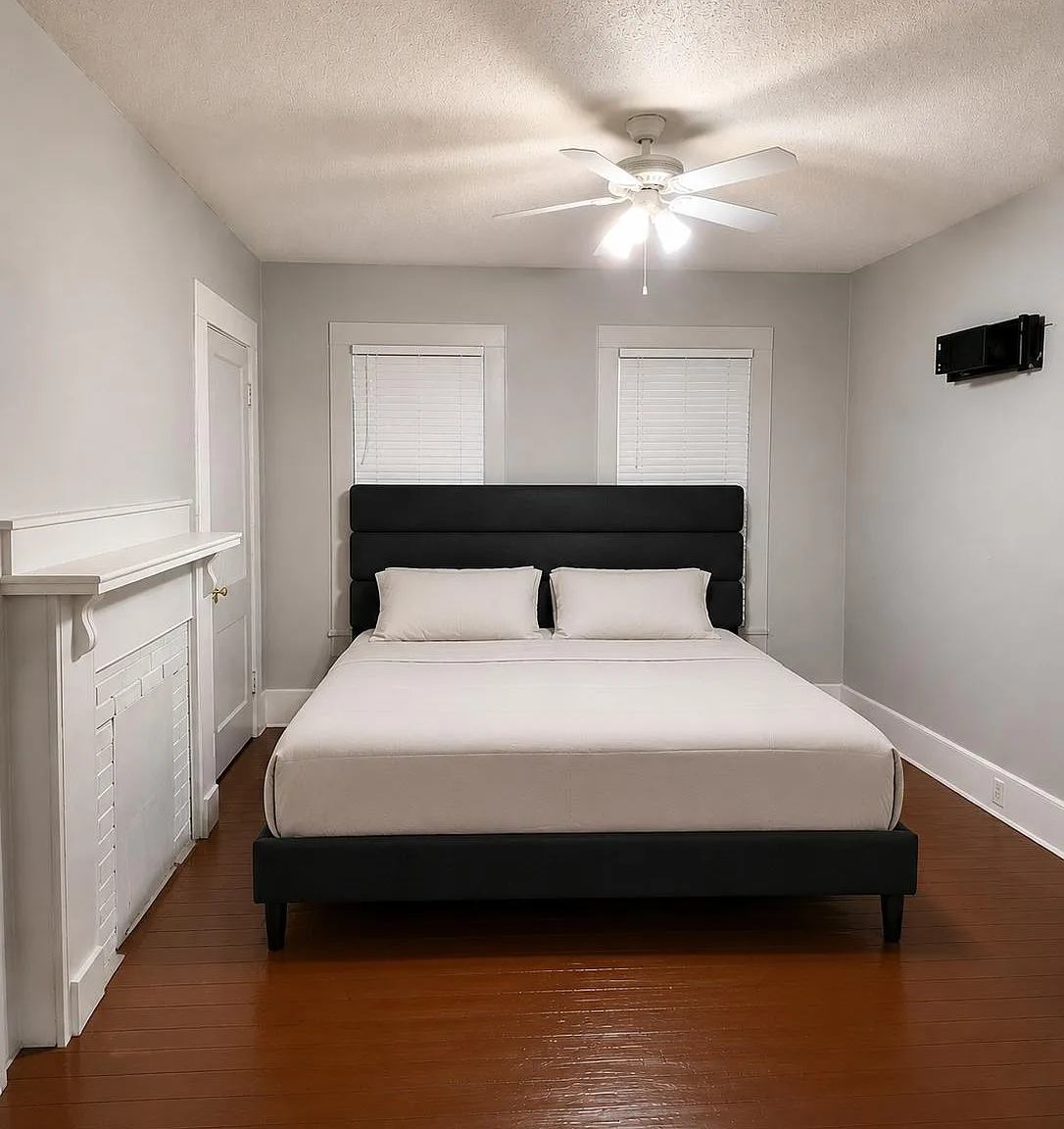 2 bed, 1.0 bath, 980 sqft, $1,317 — Photo 1