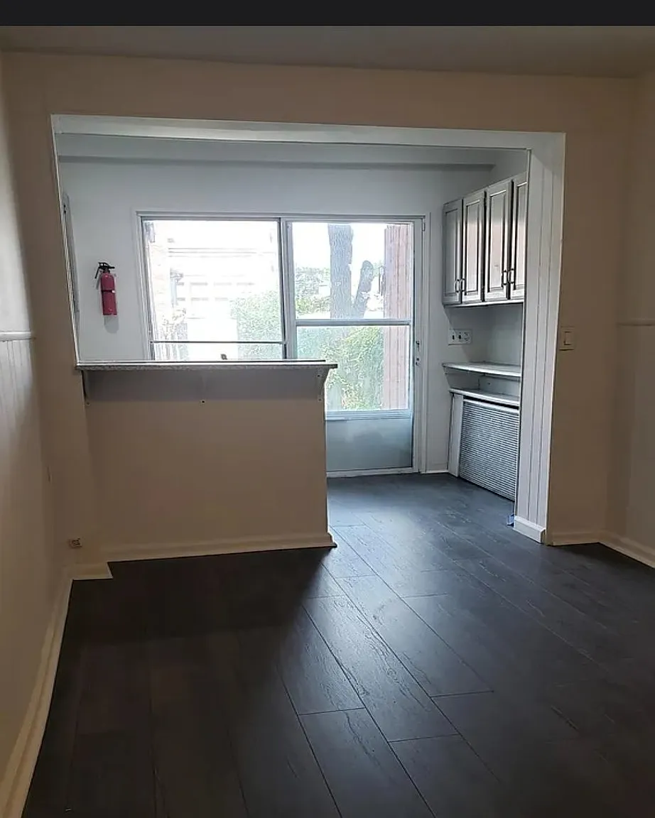 1bd/1bth With All Utilities Included Near Nyc Buses/Highway — Photo 1