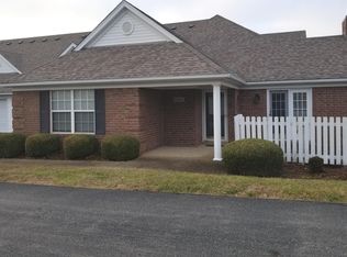 8403 Eagle Creek Dr, Lyndon, KY 40222