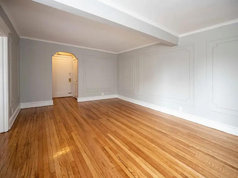 English Manor Apartments- Beautifully kept secret in Mt. Airy — Photo 8