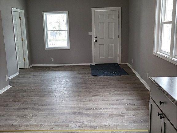 5th image of 5139 Greenhurst Dr