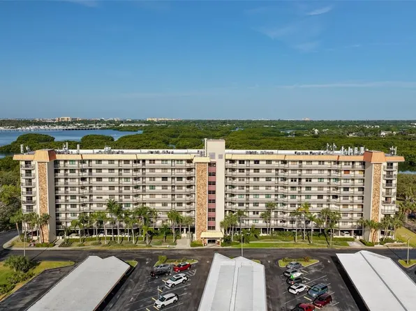 5400 Park St N APT 208, Saint Petersburg, FL 33709