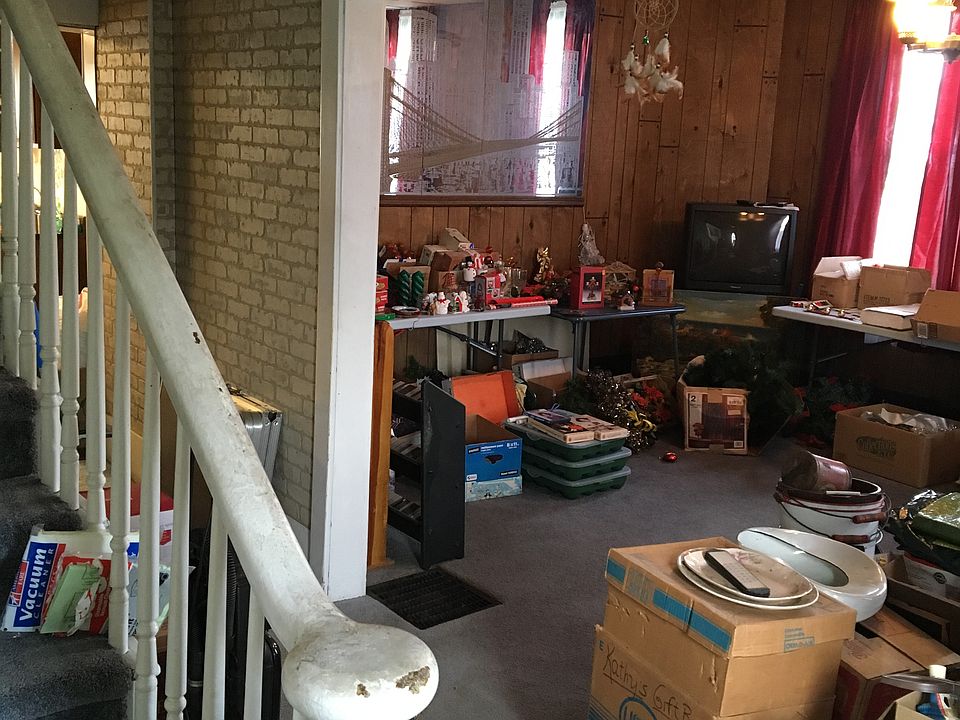 stair way to upstairs 