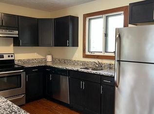 21 Ski Side Dr, Tannersville, PA 18372