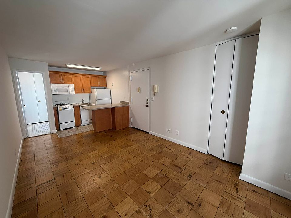 2nd image of 1470 1st Ave APT 4J