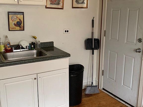 5th image of 2410 N Lawndale Ave #3E
