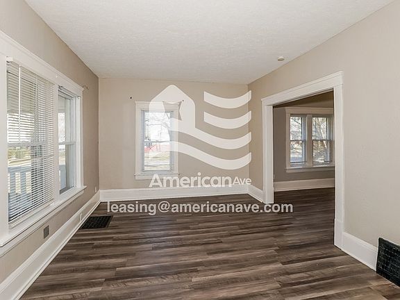 1463087_004_wm_-_living_room_13589881.jpg