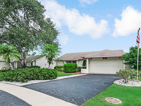 3rd image of 10301 GREENBRIAR Court