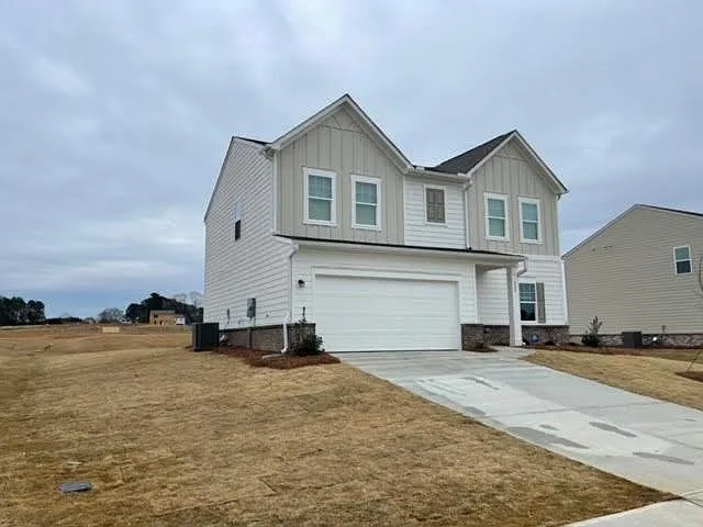 4 bed, 2.5 bath, 2095 sqft, $2,250 — Photo 2