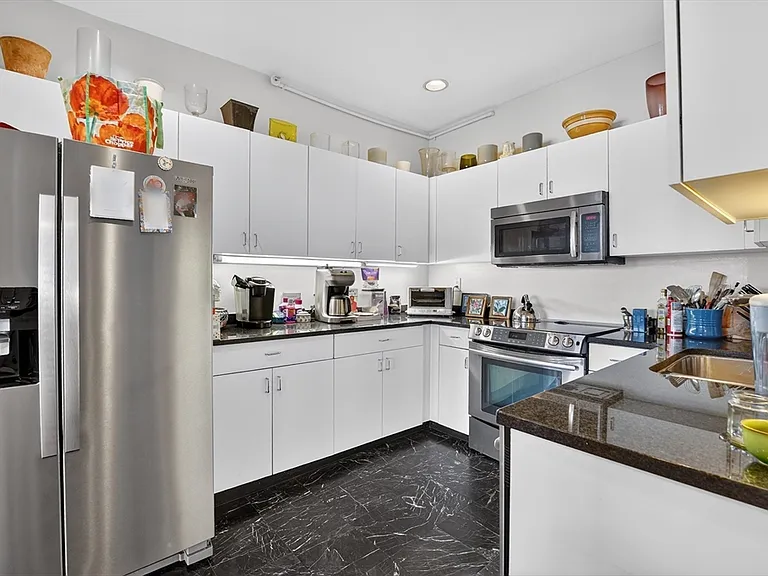 290 Beacon St #4 — Photo 3