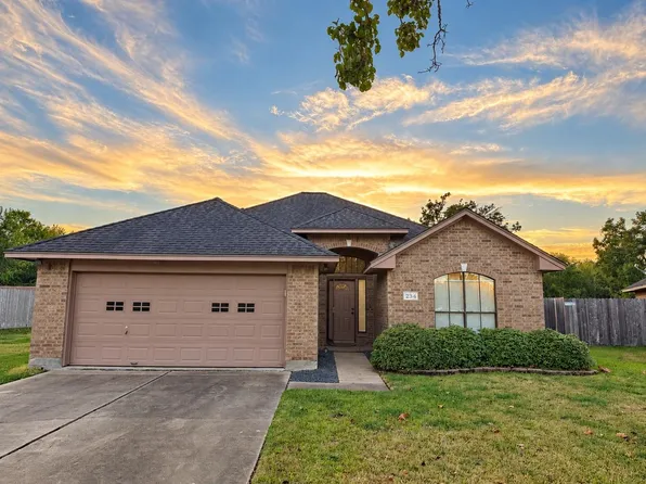 234 Mango St, Lake Jackson, TX 77566