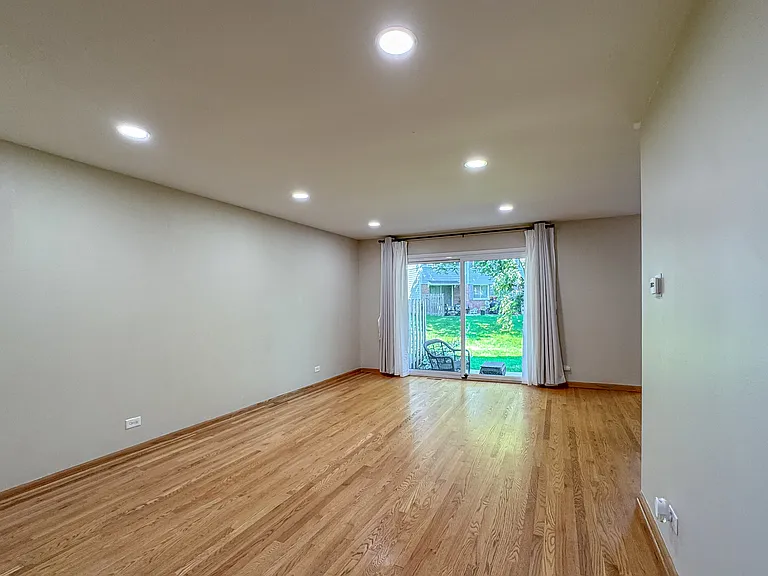 416 Swallow Ln — Photo 5