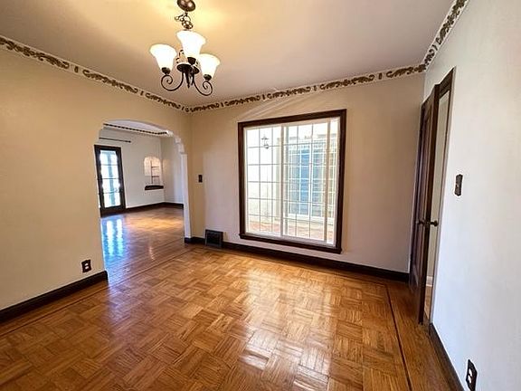 4th image of 258 Templeton Ave #2/1