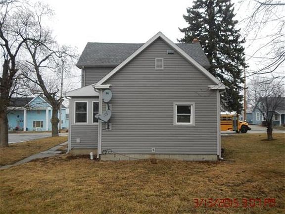 3rd image of 2940 W Scott St