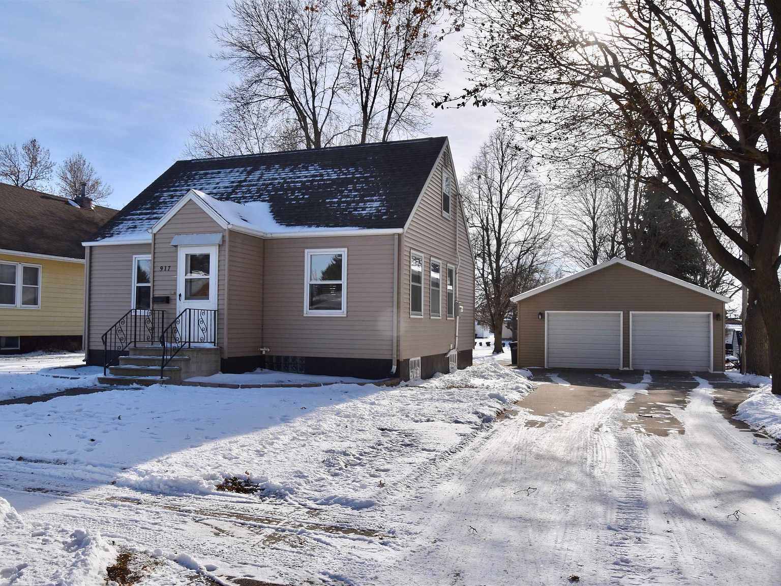 917 9th St, Sibley, IA 51249 Zillow